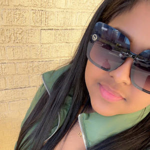 Meet your Posher, Noelia